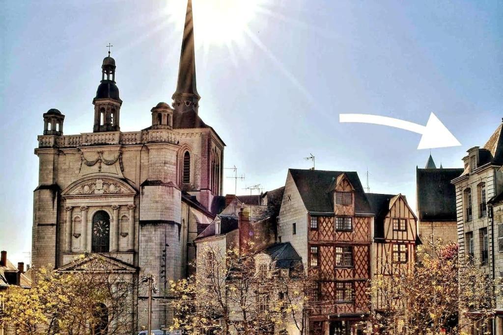 Grand Appartement Place Saint-Pierre, Proche Chateau De Saumur Et Bord De Loire" Esterno foto